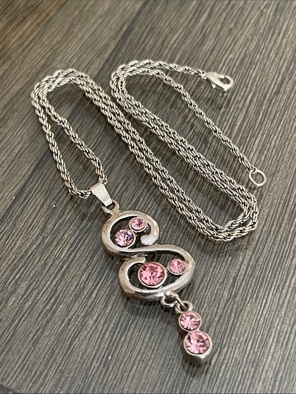 VTG Silver-tone Pendant Necklace w/ Asymmetrical Swirl Accented Pink Rhinestones